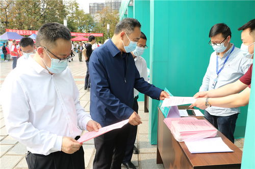 共促消費(fèi)公平，廣安市舉辦“3·15”現(xiàn)場(chǎng)宣傳咨詢服務(wù)活動(dòng)，打造放心消費(fèi)環(huán)境